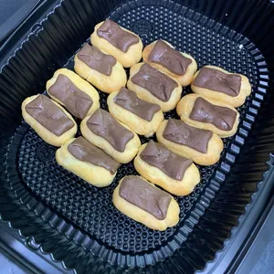 Mini Chocolate Éclair (V) <i>with creamy custard filling</i>