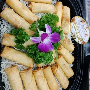 Vegetarian Spring Roll with Sweet Sauce