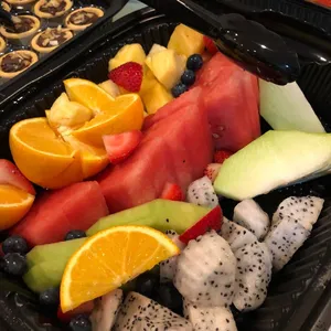 Fresh Fruit Platter (Vg) <i>assorted tropical fruits</i>