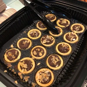 Mini Chocolate Caramel Tart (V)<i>with crushed almond</i>