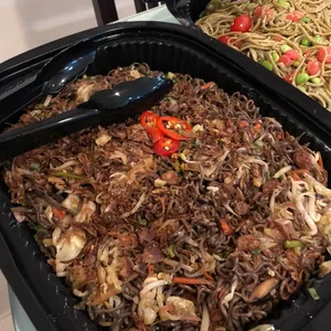 Wok-fried Purple Wheat Noodles (V) <i>with asparagus and shiitake mushroom</i>