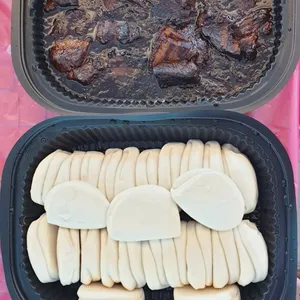 扣肉馒头 Braise Pork w/ Bun