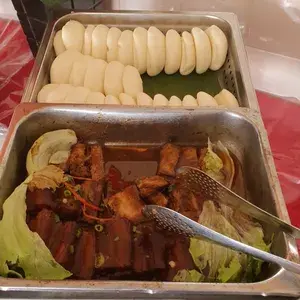 扣肉包 Chinese Bun w/ Stewed Pork