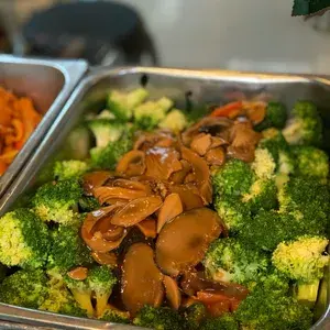 三菇西兰花 Broccoli w/ Assorted Mushroom