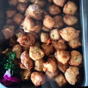 Deep-fried Prawn Dumpling 酥炸虾枣