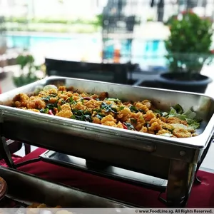 Salted Egg Prawn 咸蛋虾球