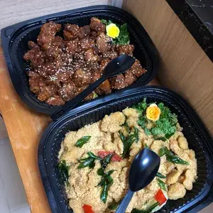 蜜汁排骨 Pork Ribs w/ Honey Sauce