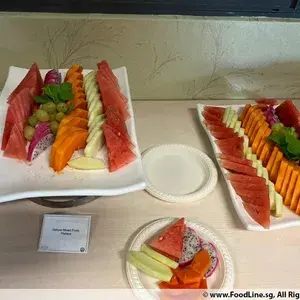 Deluxe Mixed Fruits Platters