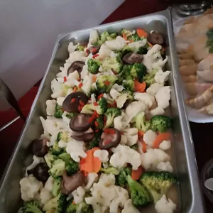 Assorted Vegetables (Cauliflower, Broccoli with Mushroom) 斋香菇西兰花,芥兰花