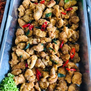 Salted Egg Chicken • 咸蛋鸡(Chef's Recommended)