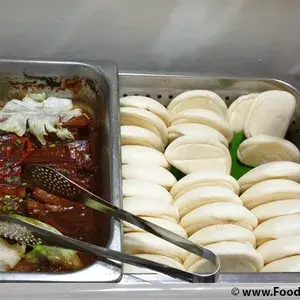 扣肉包 Chinese Bun w/ Stewed Pork