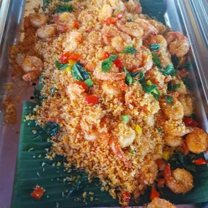 Panko-crusted Butter Garlic Prawns <i> tossed with aromatic curry leaf</i>