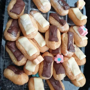 Mini Chocolate Éclair