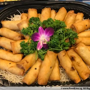 Vegetarian Spring Roll with Sweet Sauce