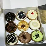 1x Cheesecake Tarts (Box of 9) @$22 (Flavour 1 : New York) (Flavour 2 : Double Chocolate) (Flavour 3: Chocolate Chip) (Flavour 4 : Oreo) (Flavour 5 : Blueberry) (Flavour 6 : Peppermint Chocolate) (Flavour 7 : Longan) (Flavour 8 : Salted Caramel) (Flavour 9 : Espresso)