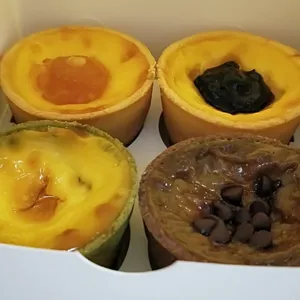 1x Egg Tarts (Box of 4) @$6.5 (Flavour 1: Blueberry) (Flavour 2 : Apple Cinammon) (Flavour 3 : Green Tea) (Flavour 4: Double Chocolate)