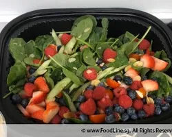 Mixed Berry Spinach Salad (V) <i>with roasted sesame yuzu dressing</i> | Customer Photo | Grain