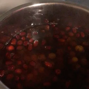 Hot Red Dates with Gingko Nuts Soup 紅枣白果汤