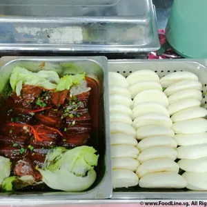 扣肉包 Chinese Bun w/ Stewed Pork
