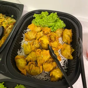 Seafood Fried Wanton with Sweet Chilli