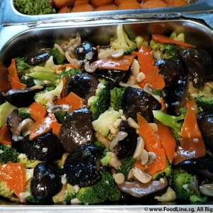 Broccoli w/ Mushroom • 双菇兰花(Chef's Recommended)