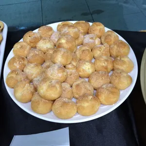 Snowy Cream Puff