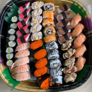Deluxe Sushi Platter (50pcs)