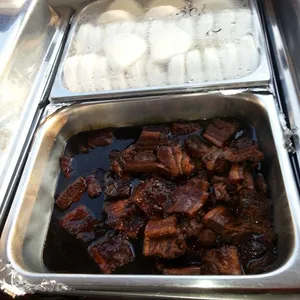 扣肉馒头 Braise Pork w/ Bun