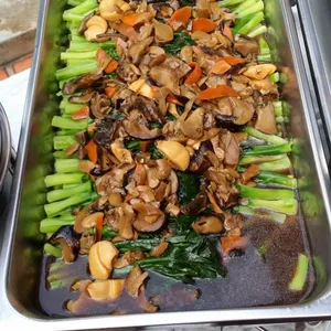 鲍贝芥兰 Kailan w/ Sea Clam