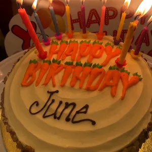 1x Carrot Cake @$48 (Size : 8 Inch)