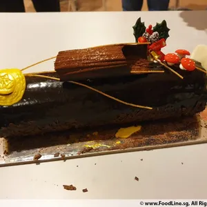 Christmas Log Cake (Chocolate)