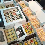 1x Deluxe Party Bundle @$239 (Mini Fruit Tarts: Mini Fruit Tarts - 36 pcs) (Mini Tarts - 36 pcs : Mini Apple Crumble Tart - 36 pcs) (Mini Special Flavor Tarts - 24 pcs : Mini Salted Caramel Chocolate Banana Tarts - 24 pcs) (Éclair or Puff - 36 pcs : Mini Cream Puff - 36 pcs) (Mini Cupcakes - 25 pcs : Strawberry - 25 pcs)
