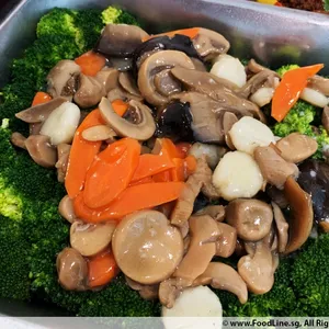 Sauteed Broccoli w/ Scallop & Butter 牛油带子西兰花