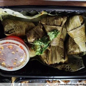 Deep Fried Pandan Leaf Chicken w Thai Chilli 酥炸香兰鸡沾泰式酱 <i>Serves 5 - 6 pax</i>