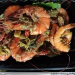 Stir Fried Honey Prawn 炒蜜汁姜葱虾 <i>Serves 5 - 6 pax</i>
