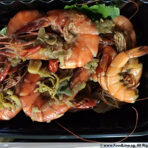 Stir Fried Honey Prawn 炒蜜汁姜葱虾  <i>Serves 5 - 6 pax</i>