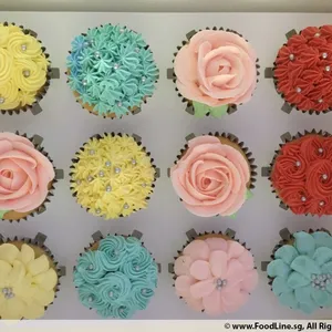 1x Floral Cupcakes (12 Cupcakes) @$38.4 (Flavours: Vanilla) (Quantity: 12 Cupcakes)