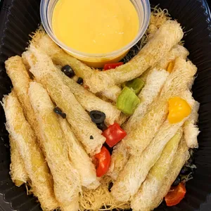 Sweet Potato Net Roll (Vg) <i>with smoked cheese dip</i>