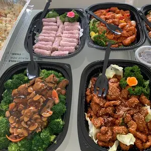 三菇西兰花 Broccoli w/ Assorted Mushroom