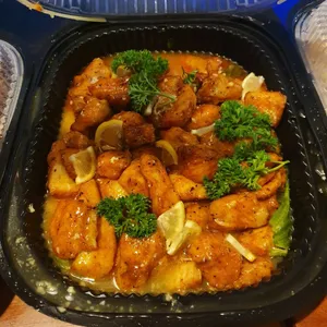 Grilled Fish Fillet with Lemon Garlic Sauce