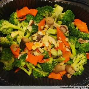 Butter Coated Broccoli with Almond Flakes & Carrot