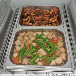 Silken tofu topped golden Enoki mushroom 金针菇豆腐