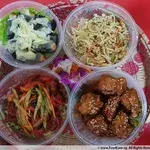 <i>Fried Shark’s Fin with Egg, Sweet & Sour Pork Rib, Octopus with Jelly Fish, Century Egg with Ginger (桂花翅，酸甜排骨，海蜇八爪鱼，皮蛋酸姜)</i>