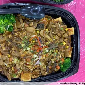 香菇肉酱扒豆腐	          Beancurd In Brown Sauce
