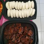 扣肉馒头 Braise Pork w/ Bun