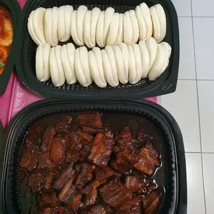 扣肉馒头 Braise Pork w/ Bun