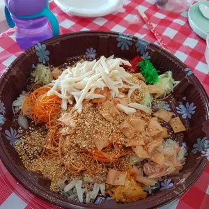 Top Shell Abalone Yu Sheng 香鲍鱼生  <i>Serves 12 pax</i>