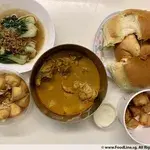 1x Golden Pillow Curry Chicken Bun @$14.8