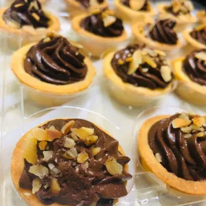 Mini Chocolate Caramel Tart (V) <i>with crushed almond</i>