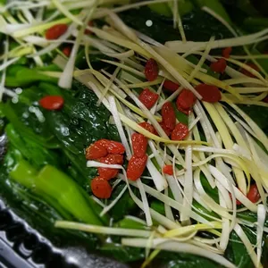Hong Kong Chye Sim (V) <i>with goji berry sauce</i>